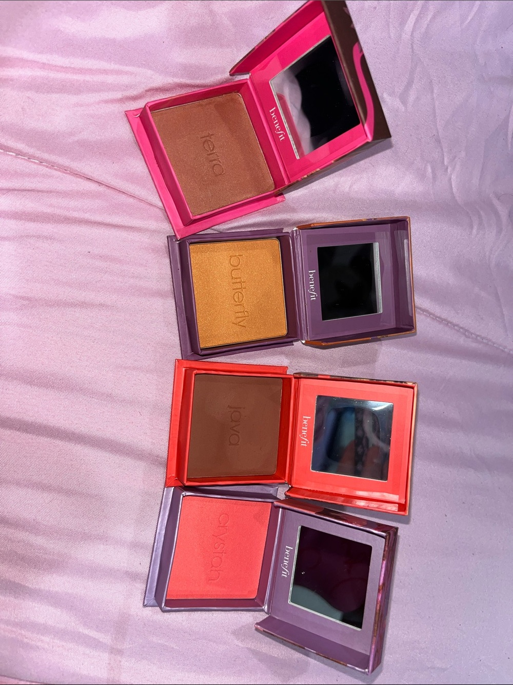 💕LIKE NEW SET OF FULL SIZE BENEFIT BLUSHES💕